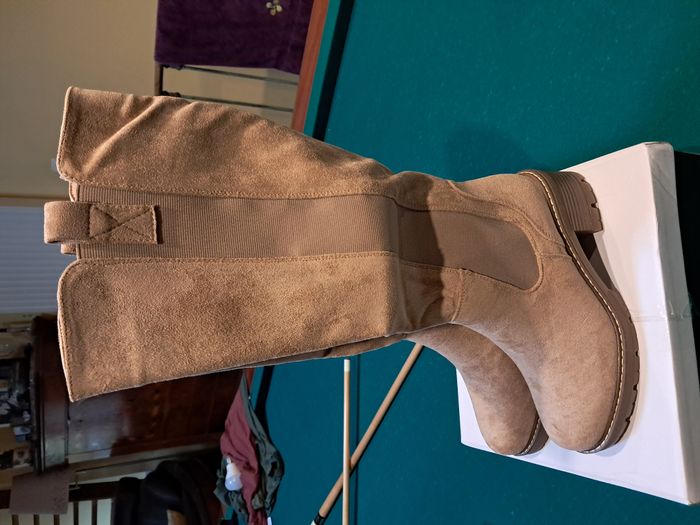 Bottes 👢 hautes et Texturé et Silhouette élancée