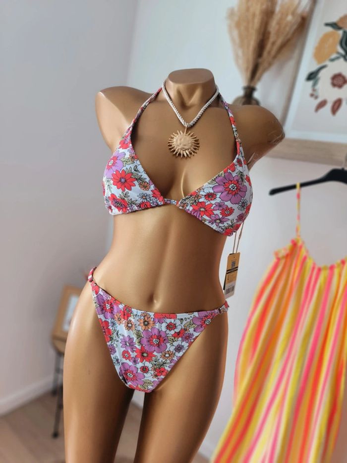 🌸 Bikini Tanga Fleuri - Taille L (40) - Neuf avec étiquettes 🌸