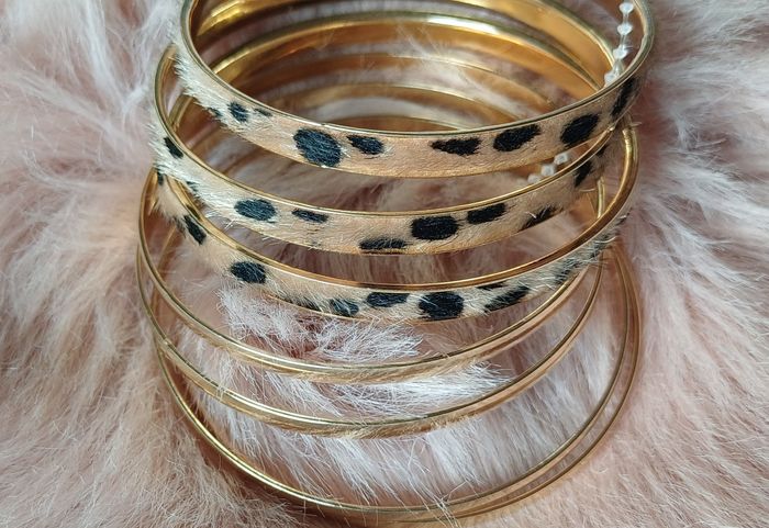 Lot de 7 bracelets dorés – effet léopard / neufs - photo numéro 2