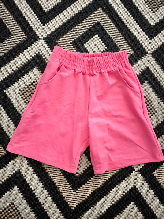 Short taille L 40 neuf