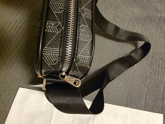 Sac à bandoulière Lacoste - photo numéro 5