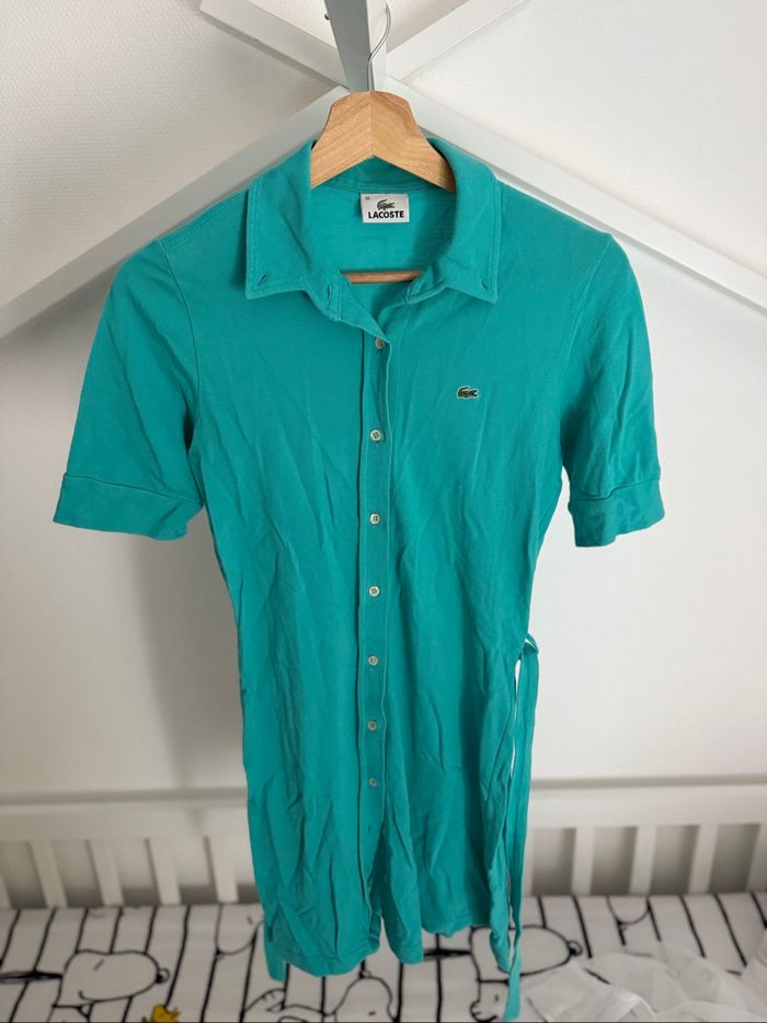 Robe Lacoste
