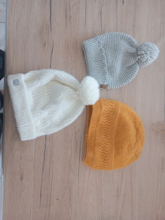 Lot de 3 bonnets 51 cm