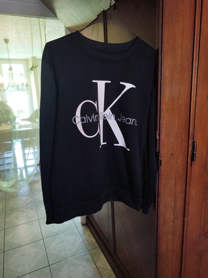 Pull sweat Calvin Klein noir vintage M/38 y2k