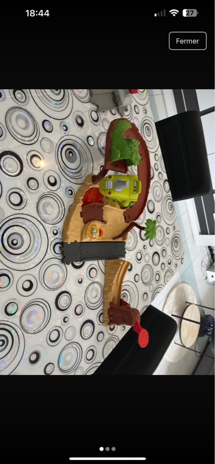 Circuit cars, hot weels et Mario - photo numéro 2