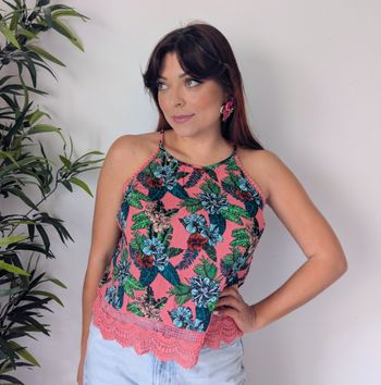 Débardeur col halter rose fleuri tropical moderne tendance été Marque Superdry Taille 36 S
Très bon état