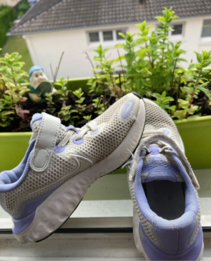 Basket running à scratch Nike pour fille pointure 28,5 - photo numéro 4