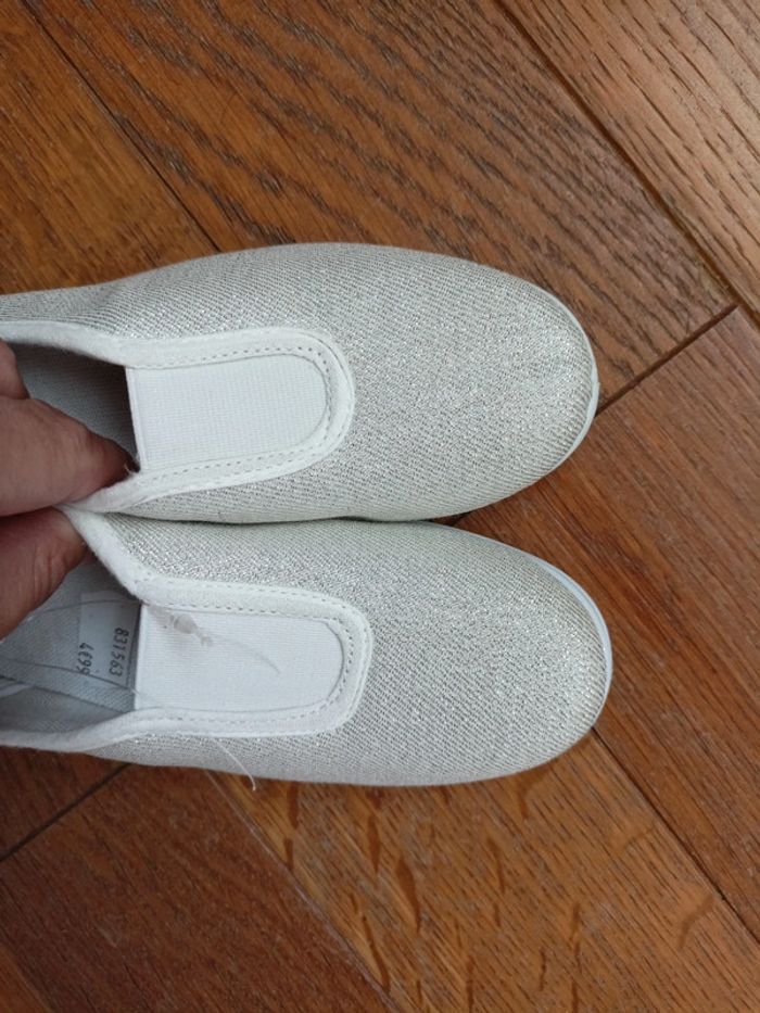 Chaussons danses/ecole - photo numéro 2