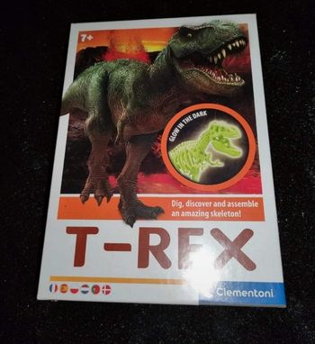 Jeu excavateur à fossile t rex clementoni