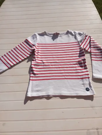 Pull de marque Armor kids et de taille 10ans.