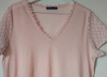 Top rose pale