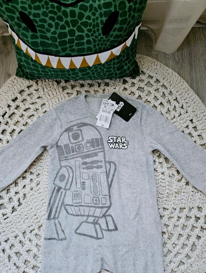 Boy: pyjama velours Star Wars neuf 36 mois - photo numéro 2
