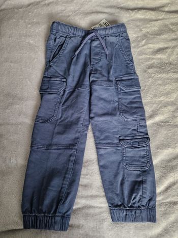 Pantalon neuf 4 ans