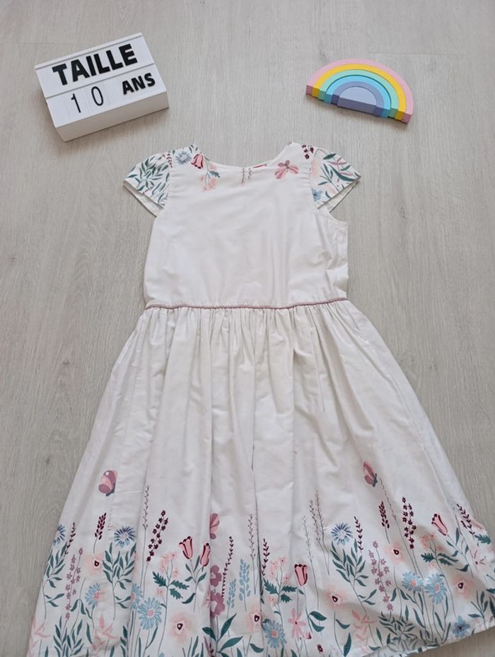 Jolie robe taille 10ans