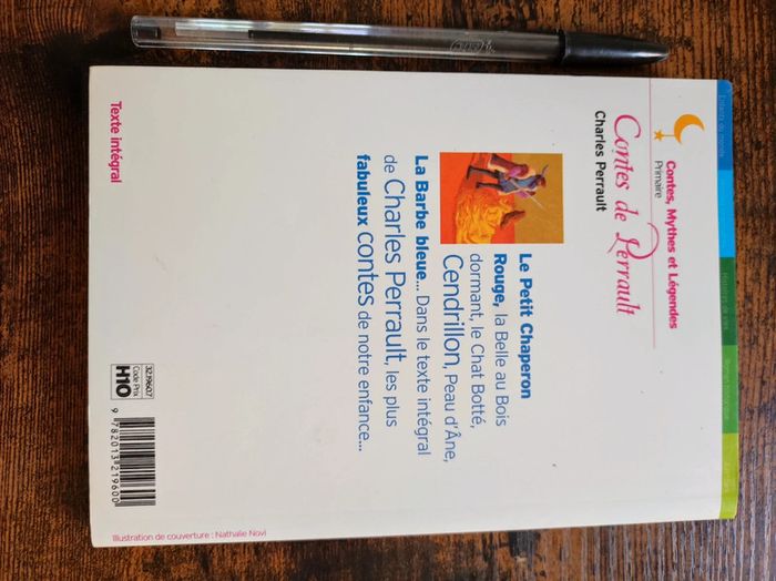 Livre de poche Contes de Perrault - photo numéro 2