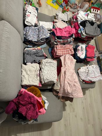 Lot vêtement fille 24 mois 