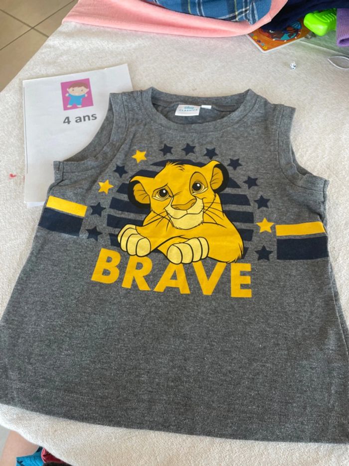 T-shirt Disney, le Roi Lion, quatre ans neuf