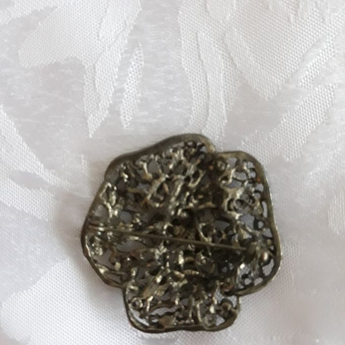 Faby27800 Broche en forme de fleur avec petites perles - photo numéro 2
