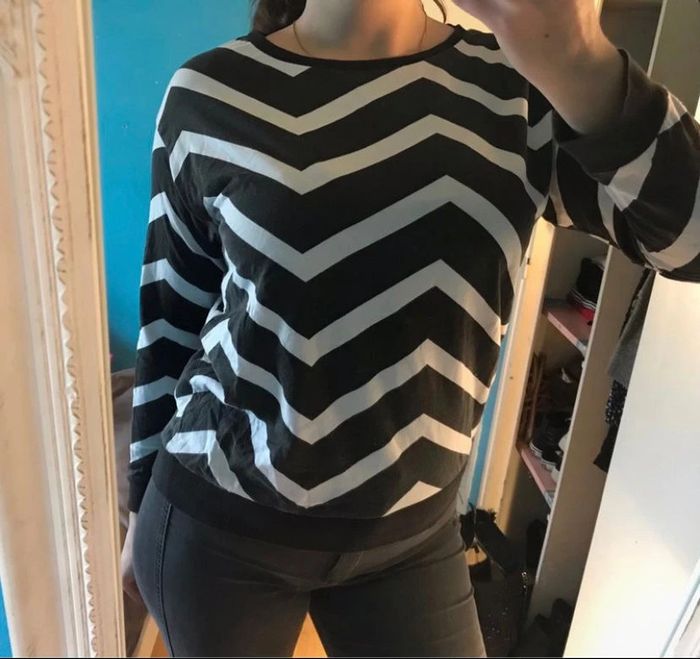 Sweat long H&M (noir), S / 36 / 8 (147) - photo numéro 2