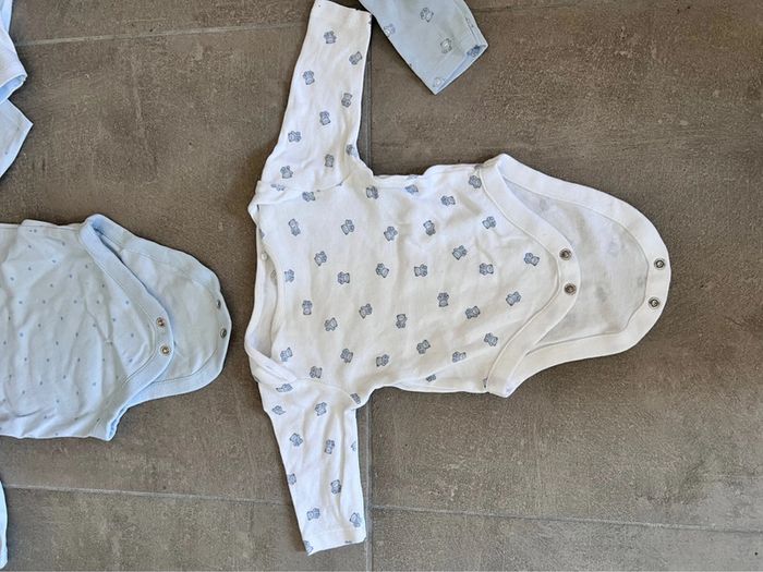 Bodies bébé 6 mois - photo numéro 2
