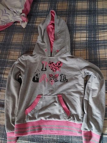 Sweat à capuche gris et rose taille 8 ans