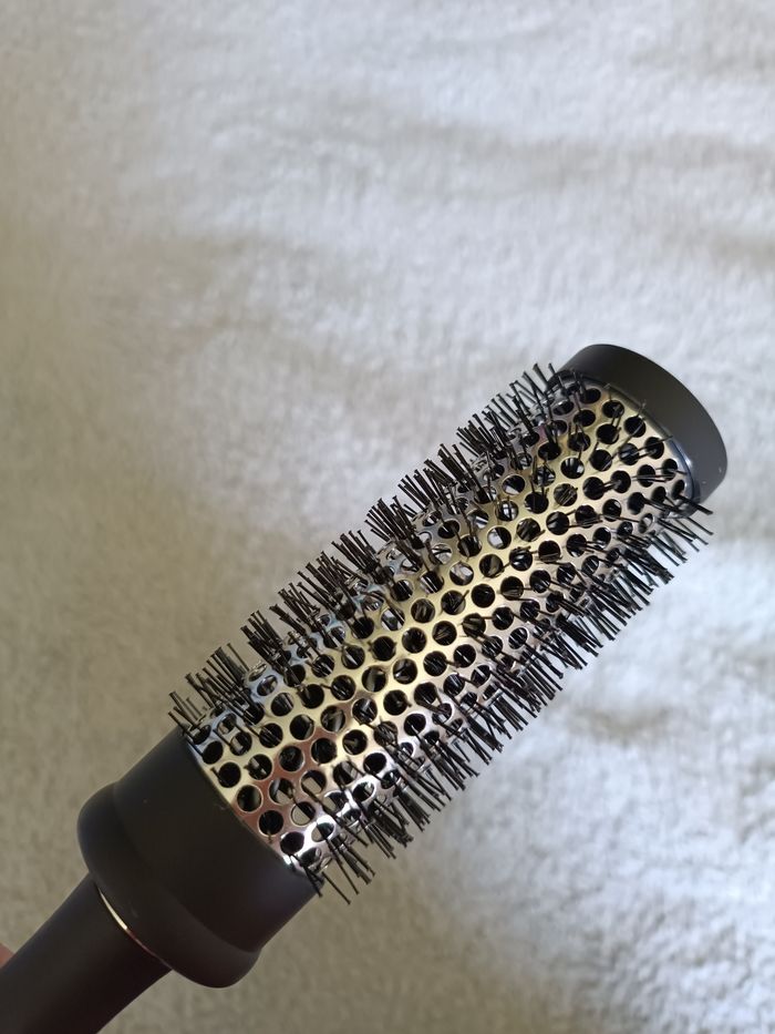 Brosse ronde neuve – brushing & mise en forme - photo numéro 4