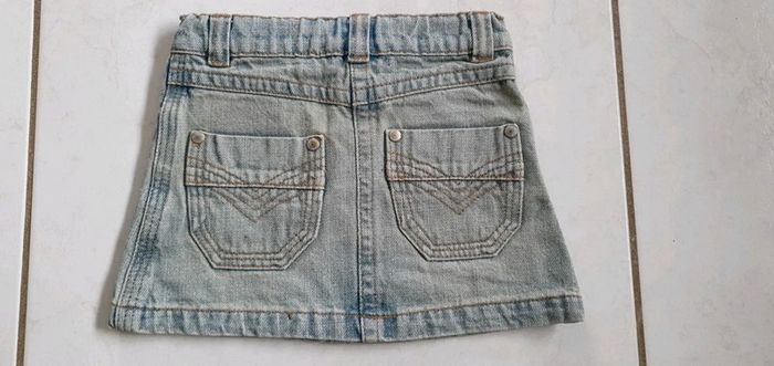 Jupe.en jean okaidi 3 ans CH - photo numéro 4