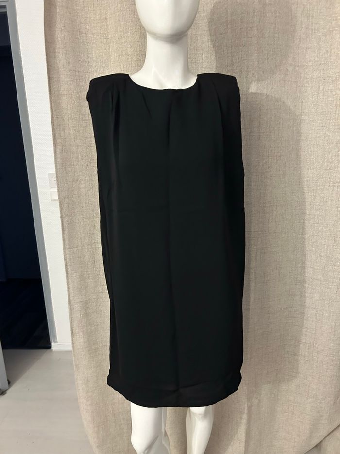 Robe avec épaulettes et dos nu - photo numéro 4