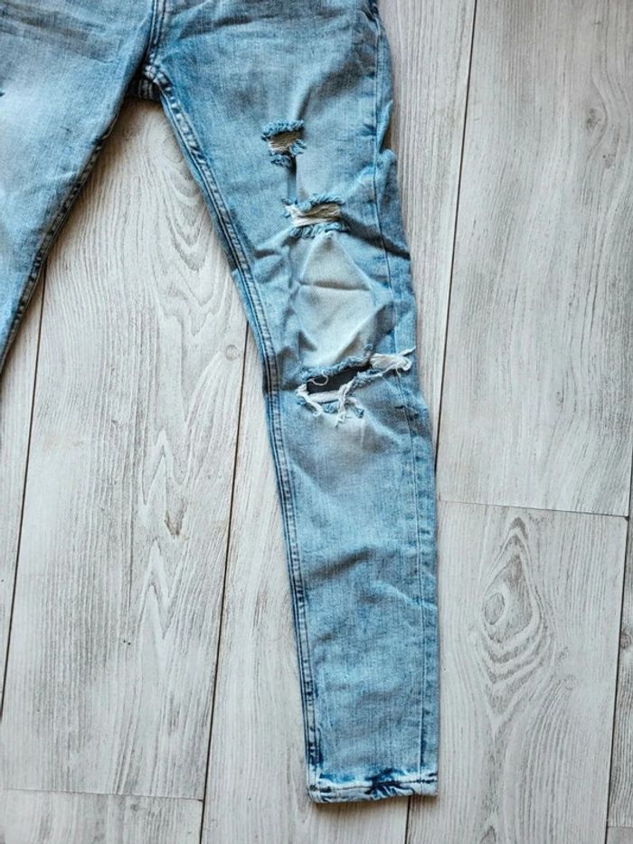 Jean Bershka Homme 36 – slim destroy bleu clair – effet déchiré tendance – look casual urbain - photo numéro 3
