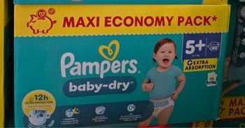1 carton de couches Pampers taille 5+