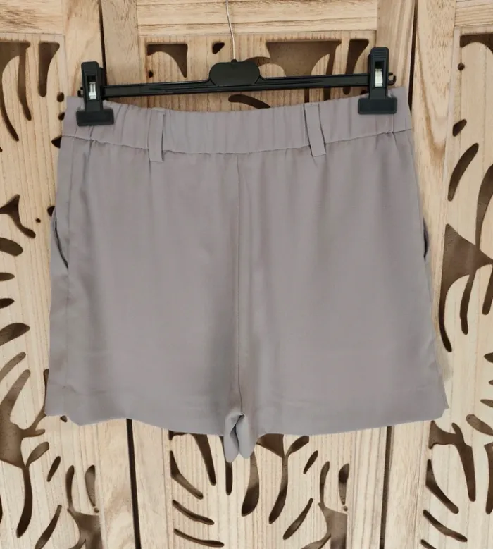 Short fluide gris clair Taille 40 H&M - photo numéro 9