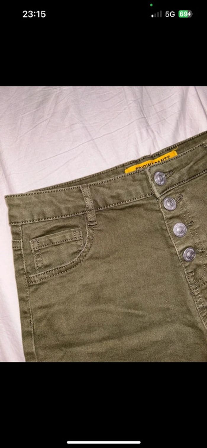 Short kaki à boutons uni - photo numéro 7