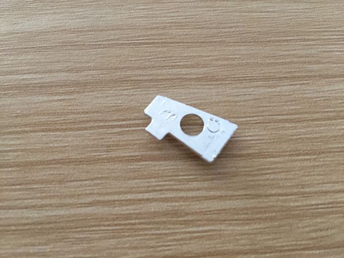 Poignée intérieur porte arrière gauche pièce miniature 1/18 Citroën 15cv traction 1952 Maisto #A40 - photo numéro 2