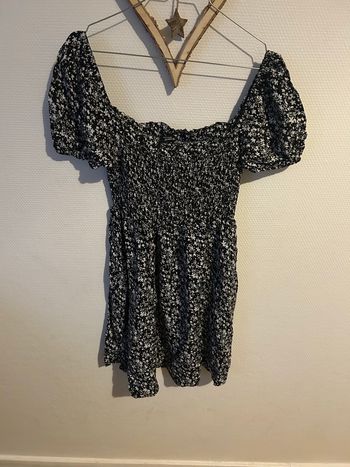 Robe taille M en très bon état 