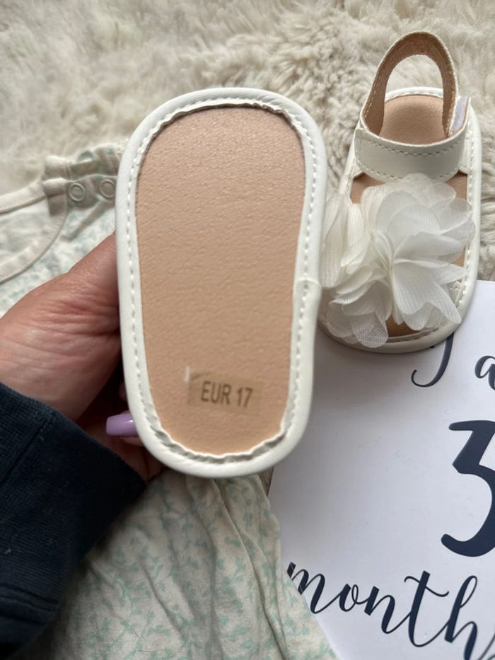 Robe body vert d'eau crème 56 cm avec son bandeau et petites chaussures taille 17 - photo numéro 4