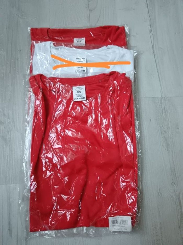 Lot de 2 tee shirt S/M neuf