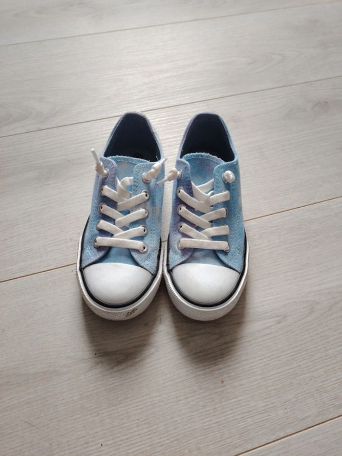 Baskets fille. Taille 30 - photo numéro 2