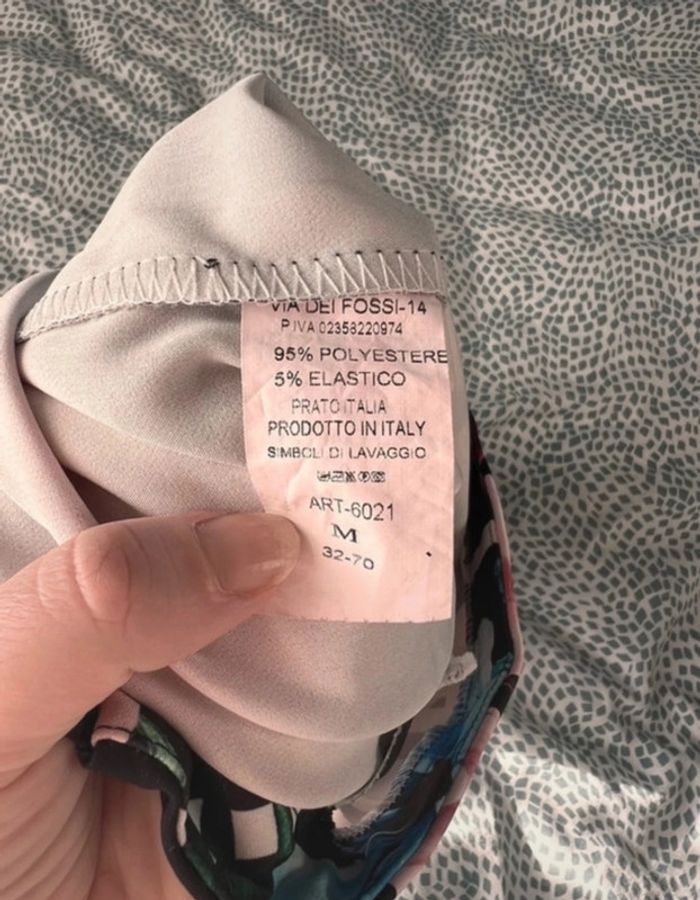 Jupe crayon noir avec fleur taille M - photo numéro 3