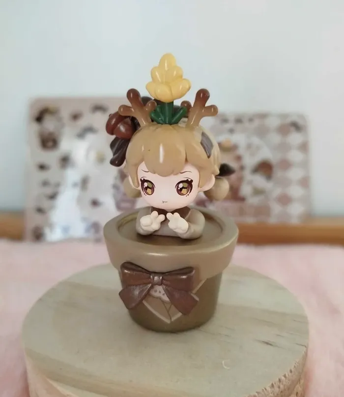 Figurine sweet emilya / miracle garden / blind box style Popmart