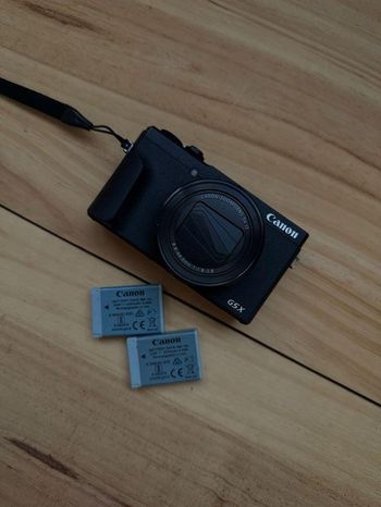 Canon Powershot G5X Mark II  2 batteries