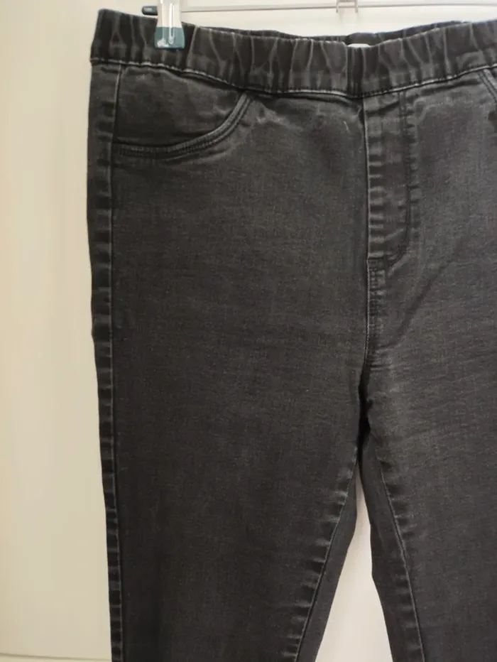 Pantalon  jogging noir taille élastique Kiabi – T42 / 30L - photo numéro 3