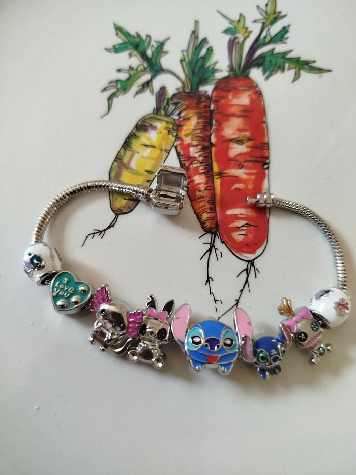 Bracelet stitch Disney neuf avec 8 charm 19 cm - photo numéro 5