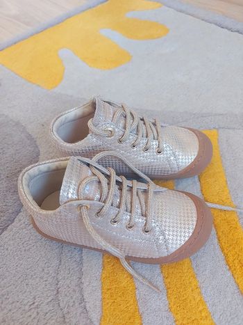 Chaussures cuir Naturino dorées 24