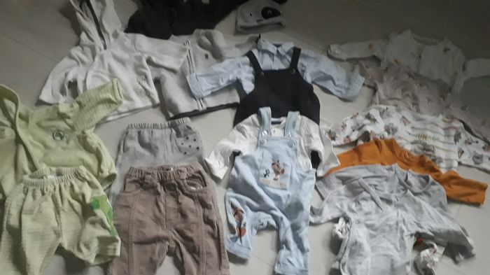 Lot de vêtement bébé 1 mois