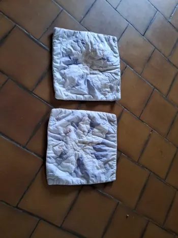 Deux t'aies d'oreiller 