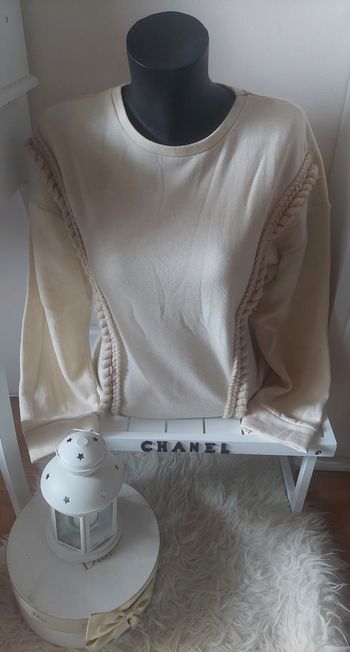 Pull Sweat coupe loose beige Zara T.S (un peu bouloche par endroit)