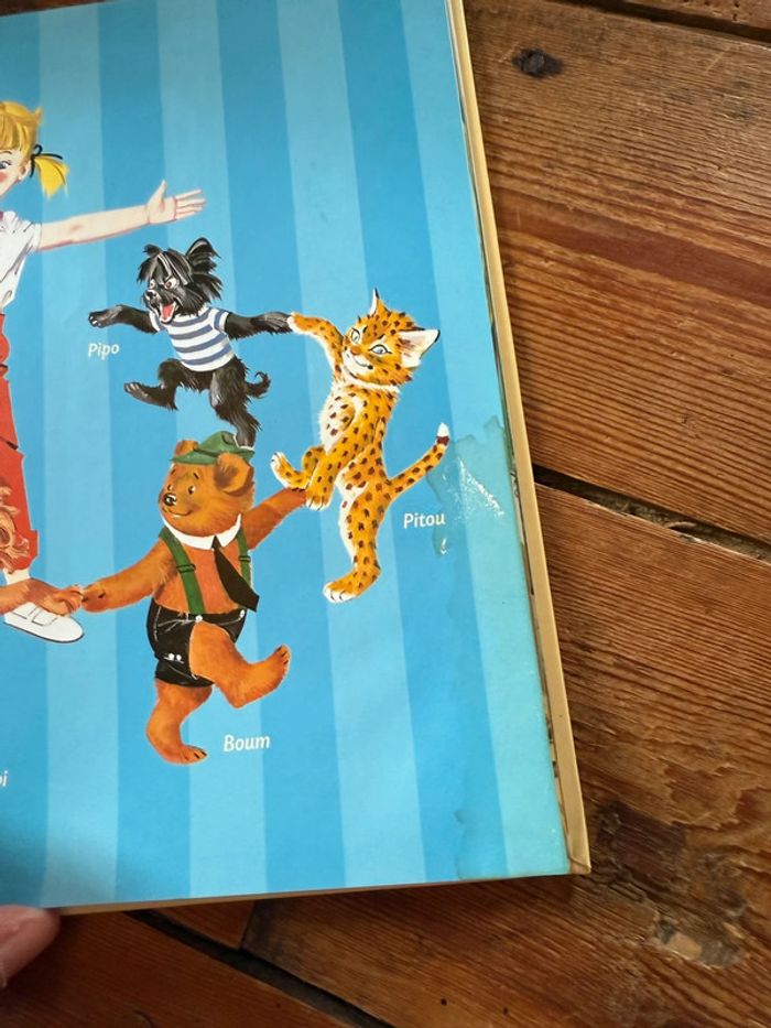 Couverture bleue Moyen Livre bd album La croisière de Caroline Hachette - photo numéro 3