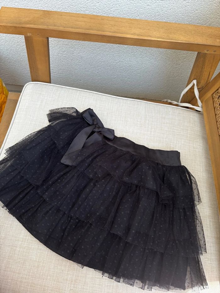 jupe noire à froufrous