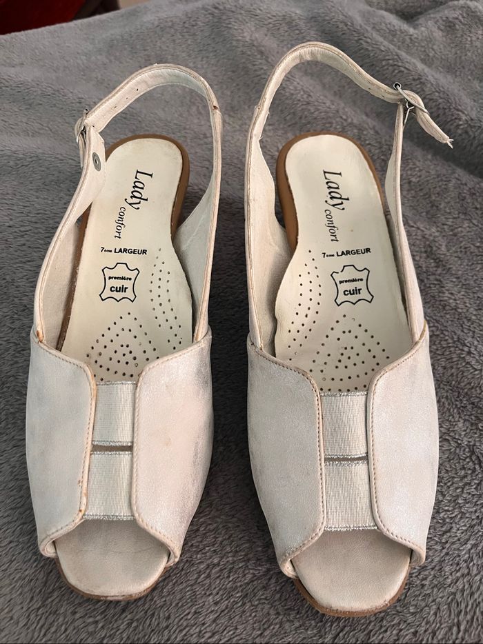 Chaussures ouvertes
