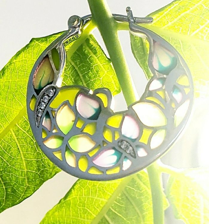 Boucles d'oreilles originales pour femme MOISS. En argent de haute qualité avec une surface rhodiée

2.7 x 2.5 cm - photo numéro 6